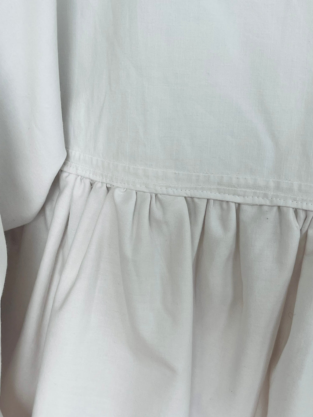 WHITE LINEN no. 1