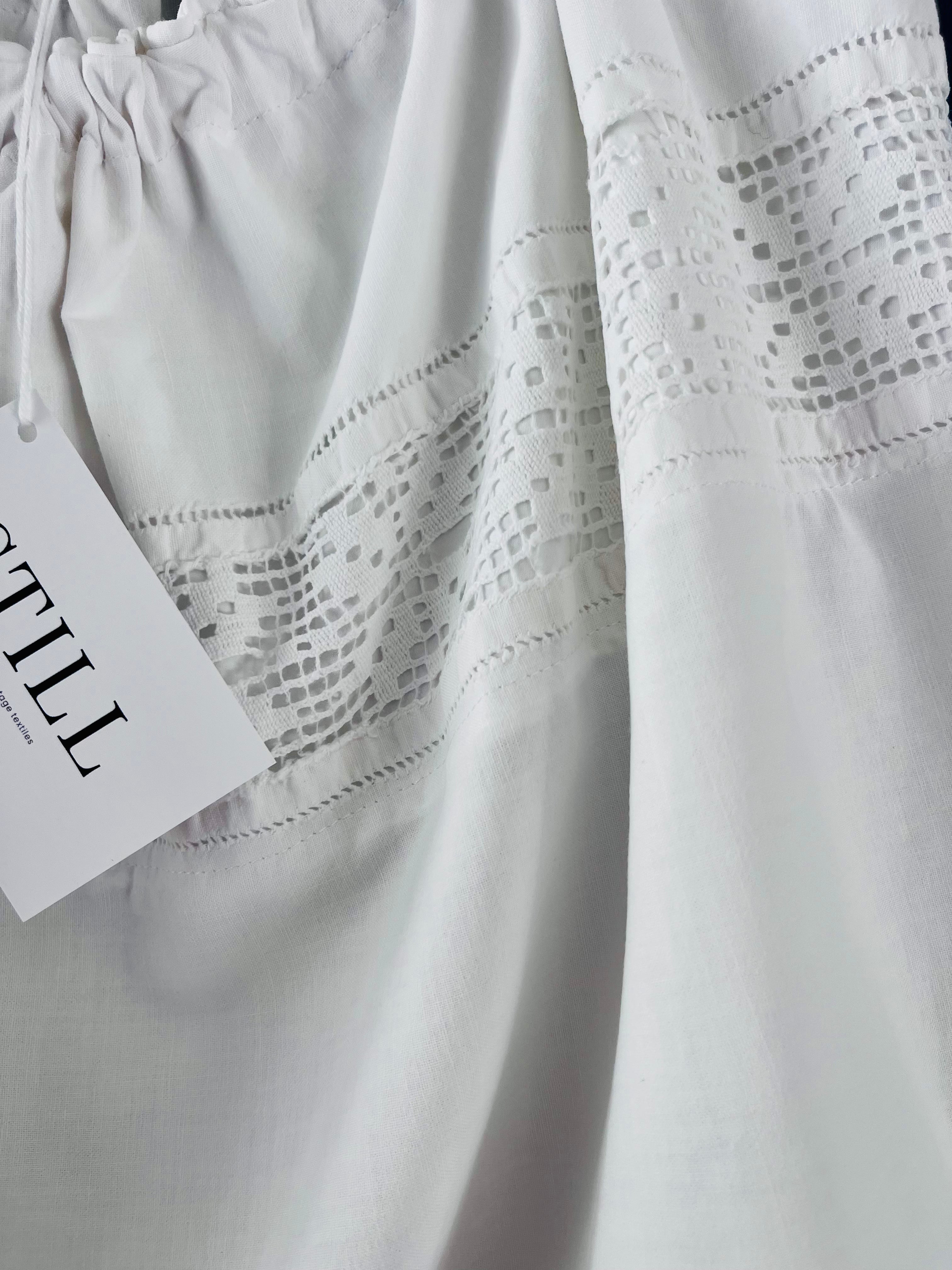 WHITE LINEN no. 12