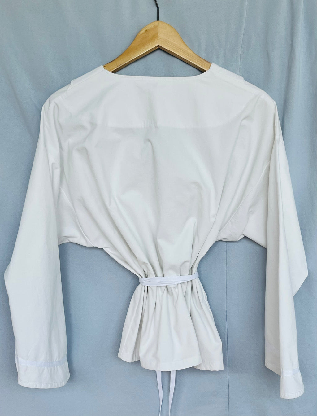 WHITE LINEN no. 6