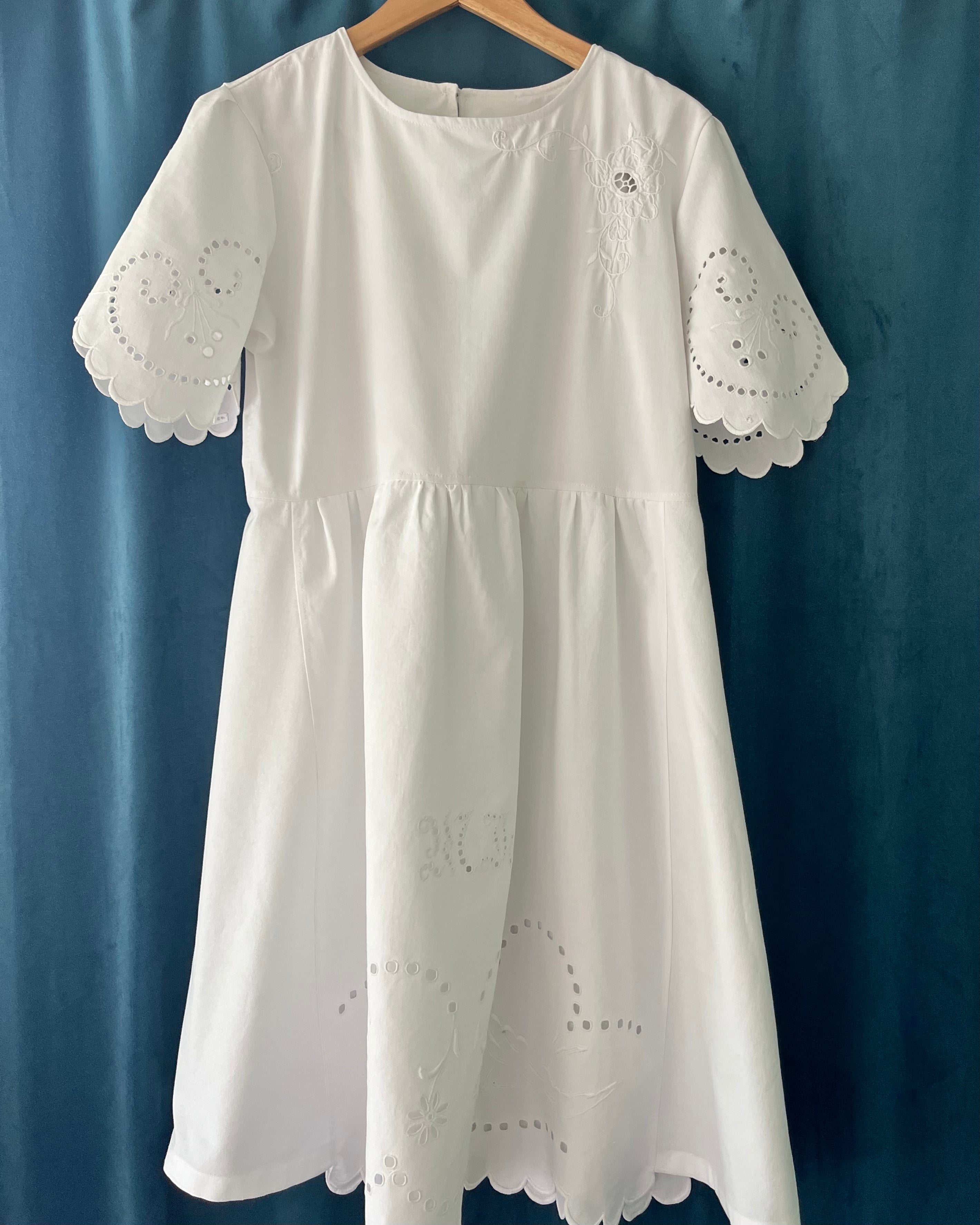 WHITE LINEN no. 15