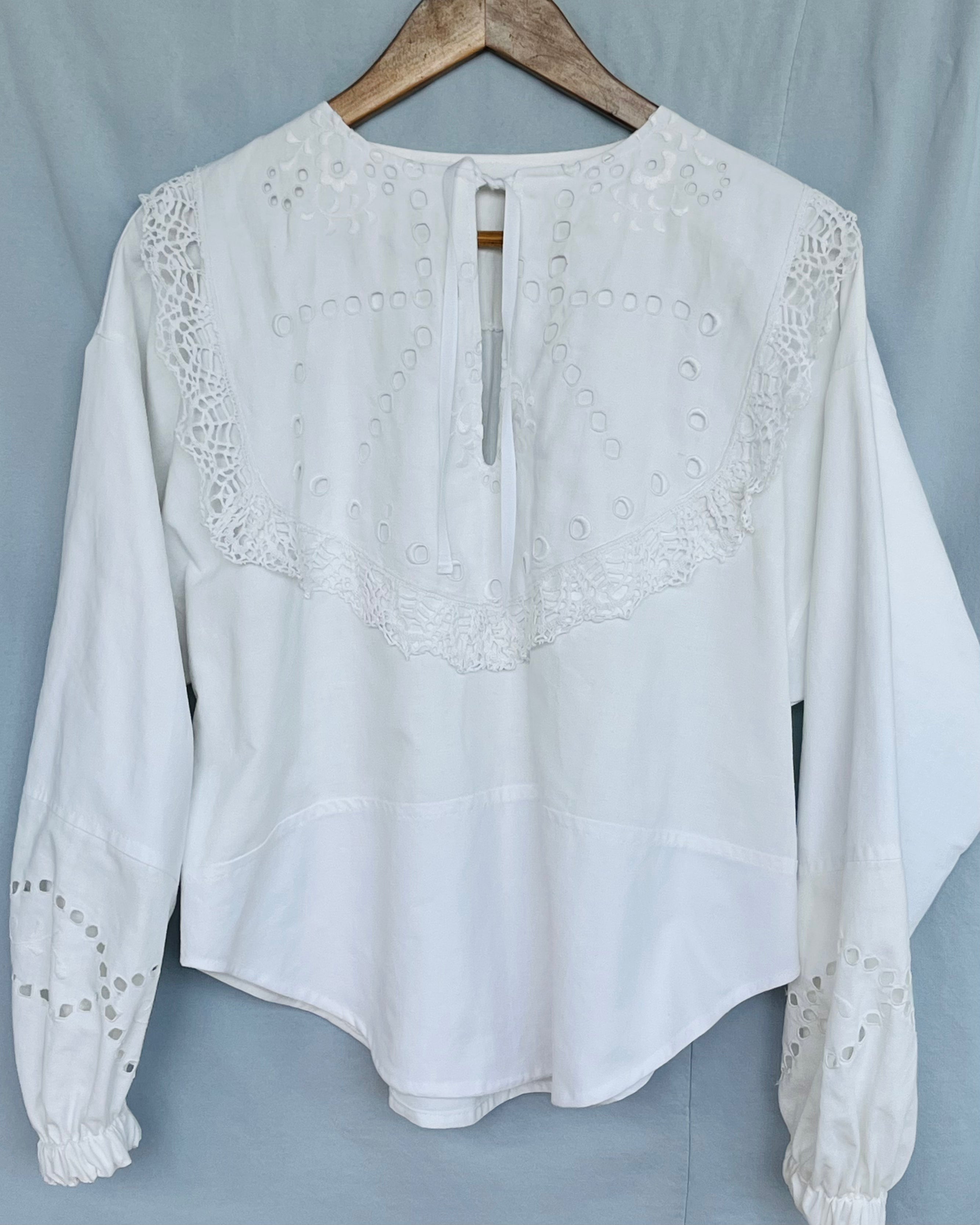 WHITE LINEN no. 3