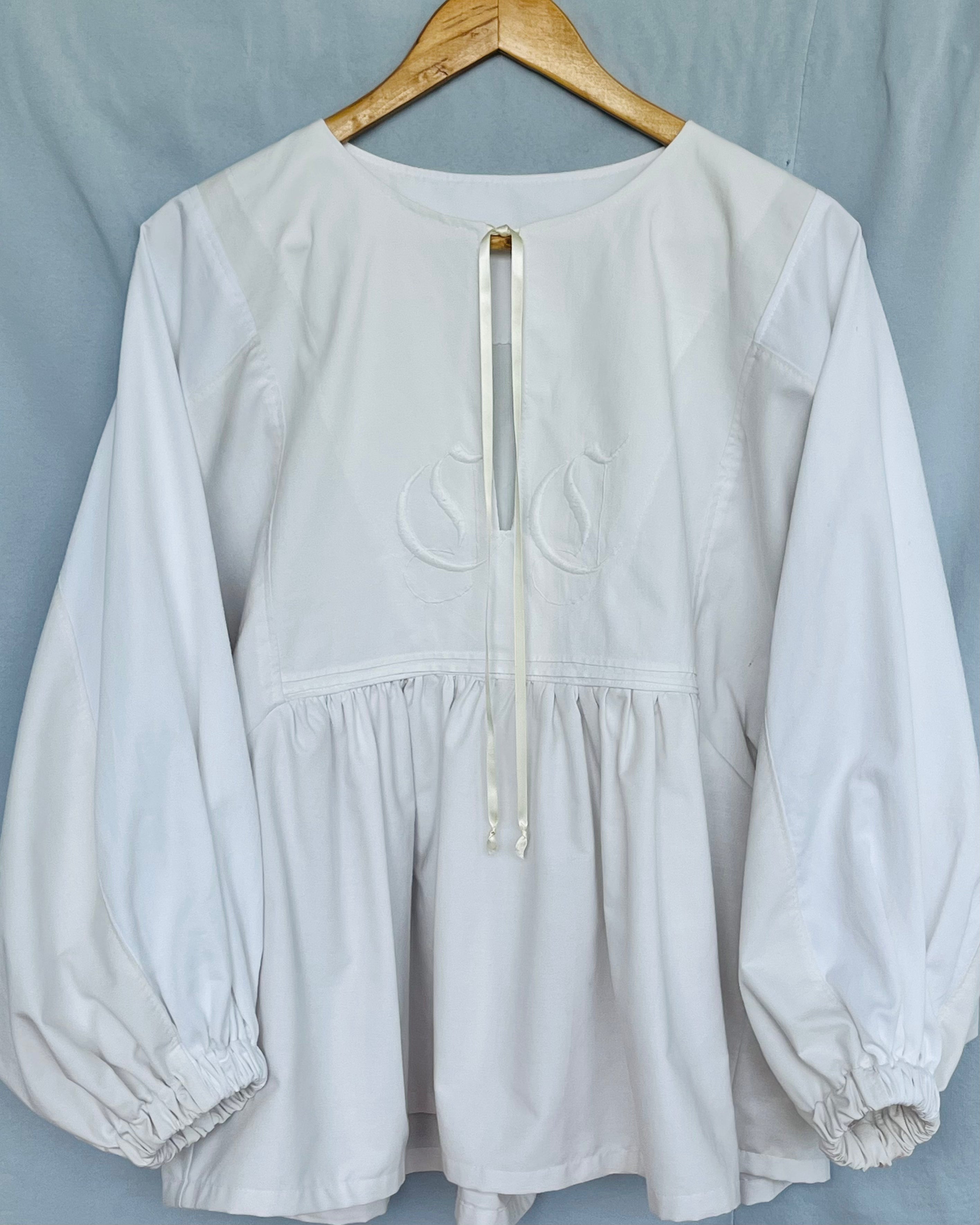 WHITE LINEN no. 1