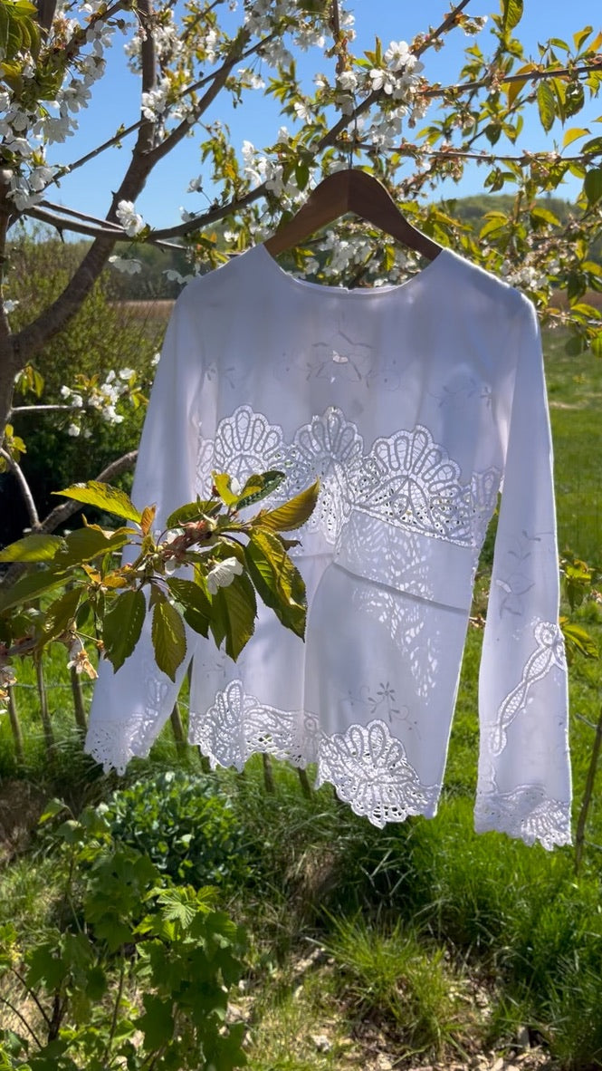 WHITE LINEN no. 2