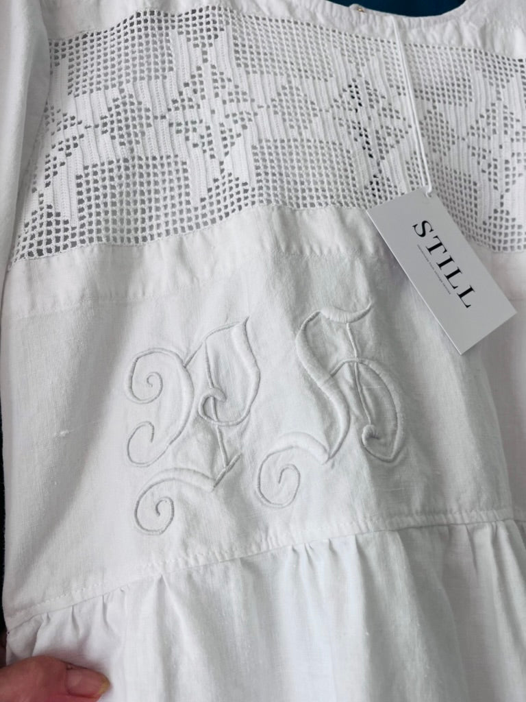 WHITE LINEN no. 18