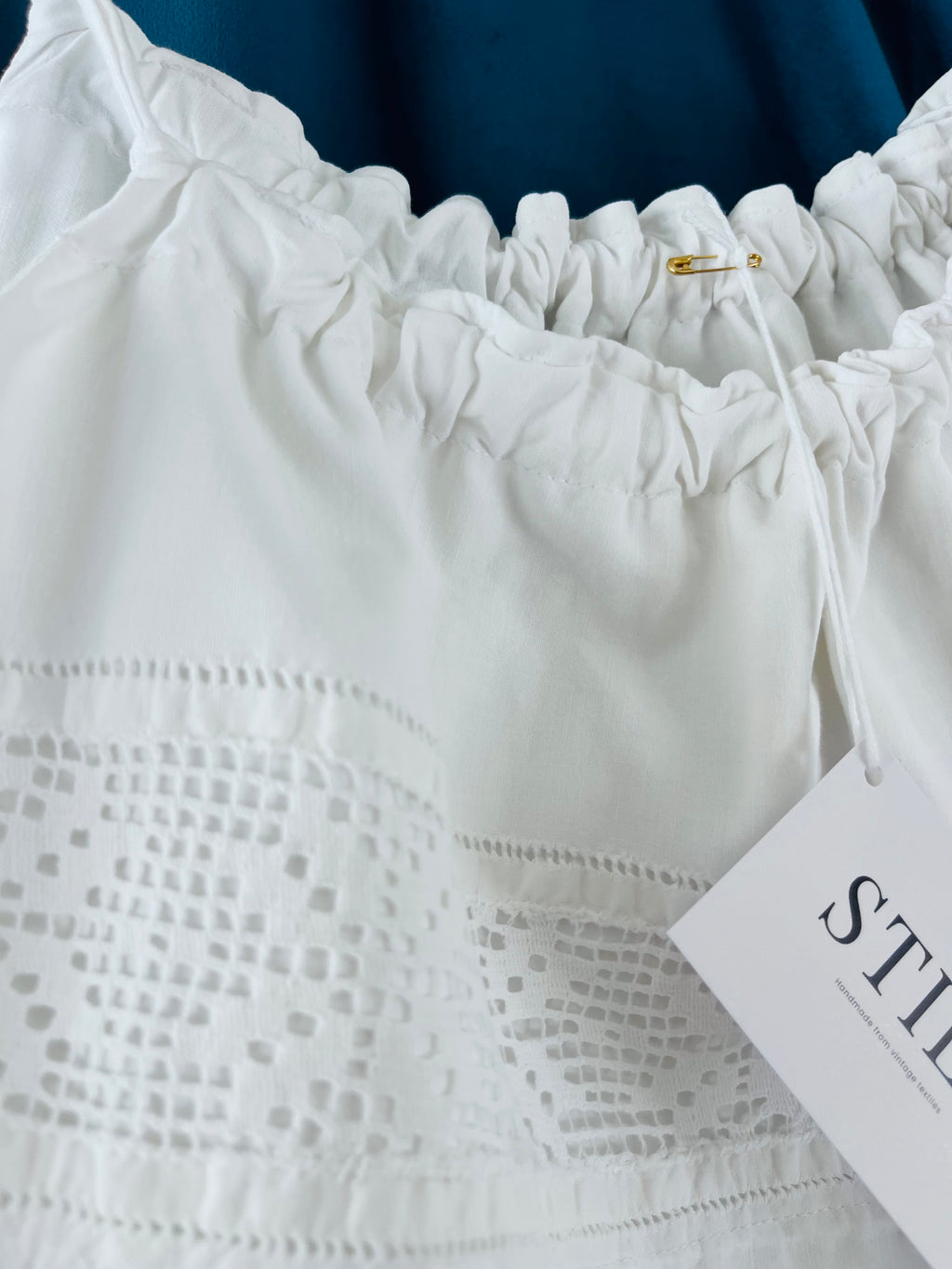 WHITE LINEN no. 12