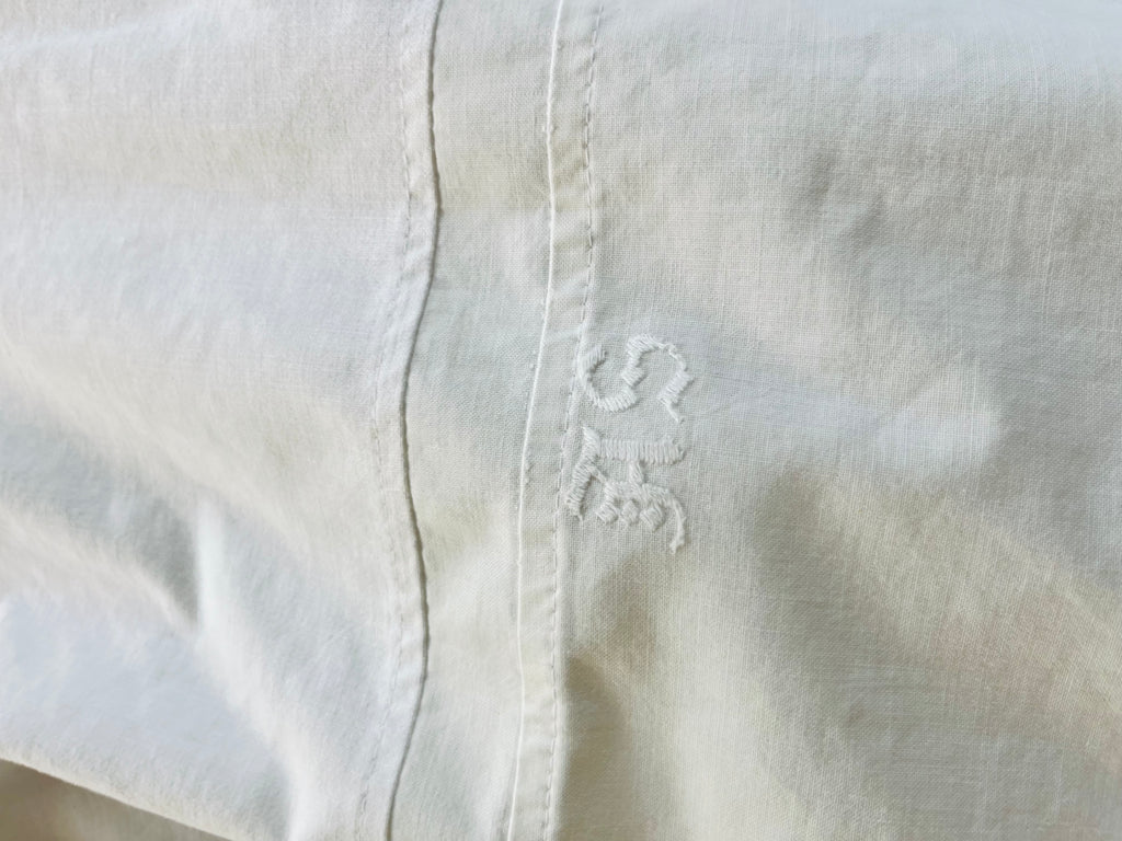 WHITE LINEN no. 3