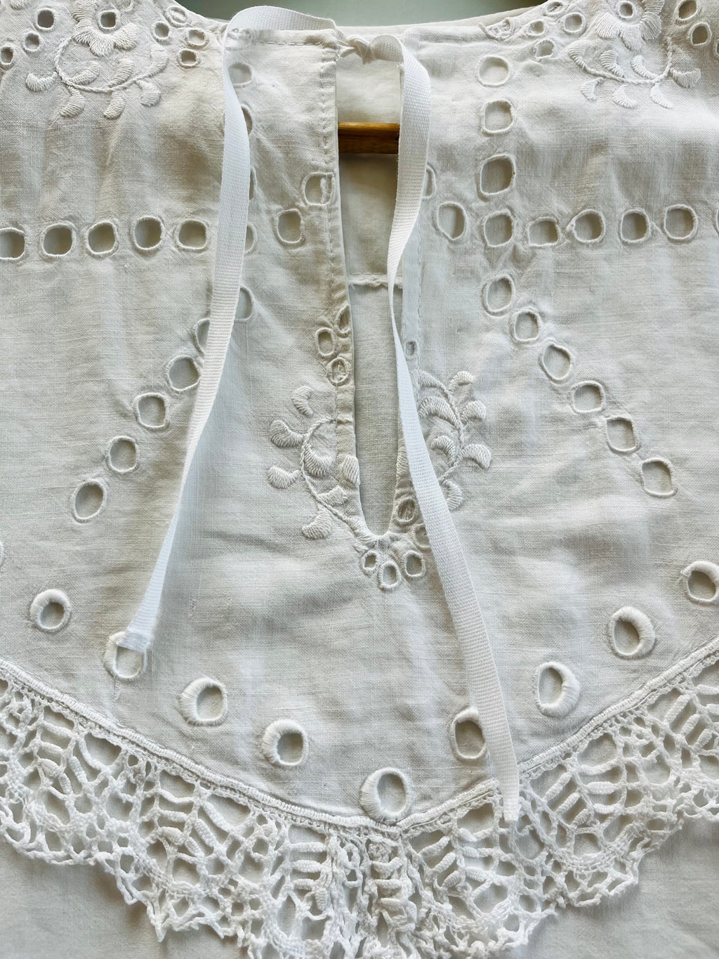 WHITE LINEN no. 3
