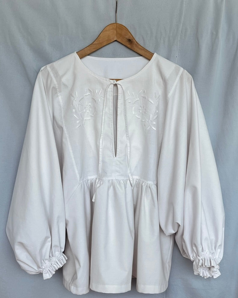 WHITE LINEN no. 8
