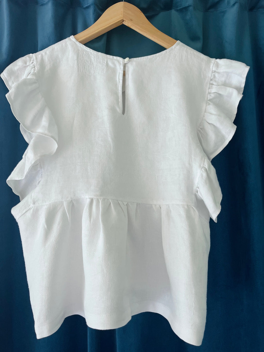 WHITE LINEN no. 11