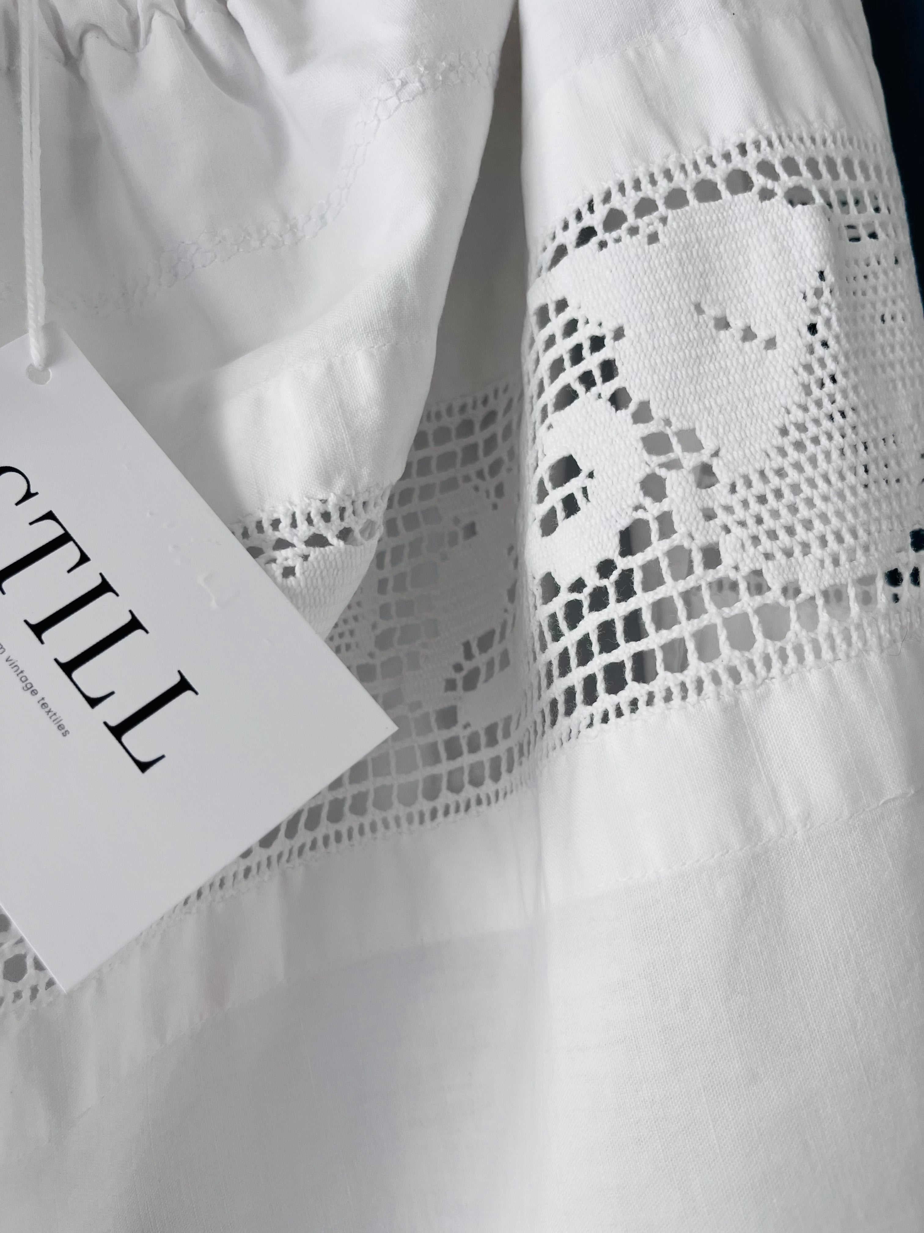 WHITE LINEN no. 13