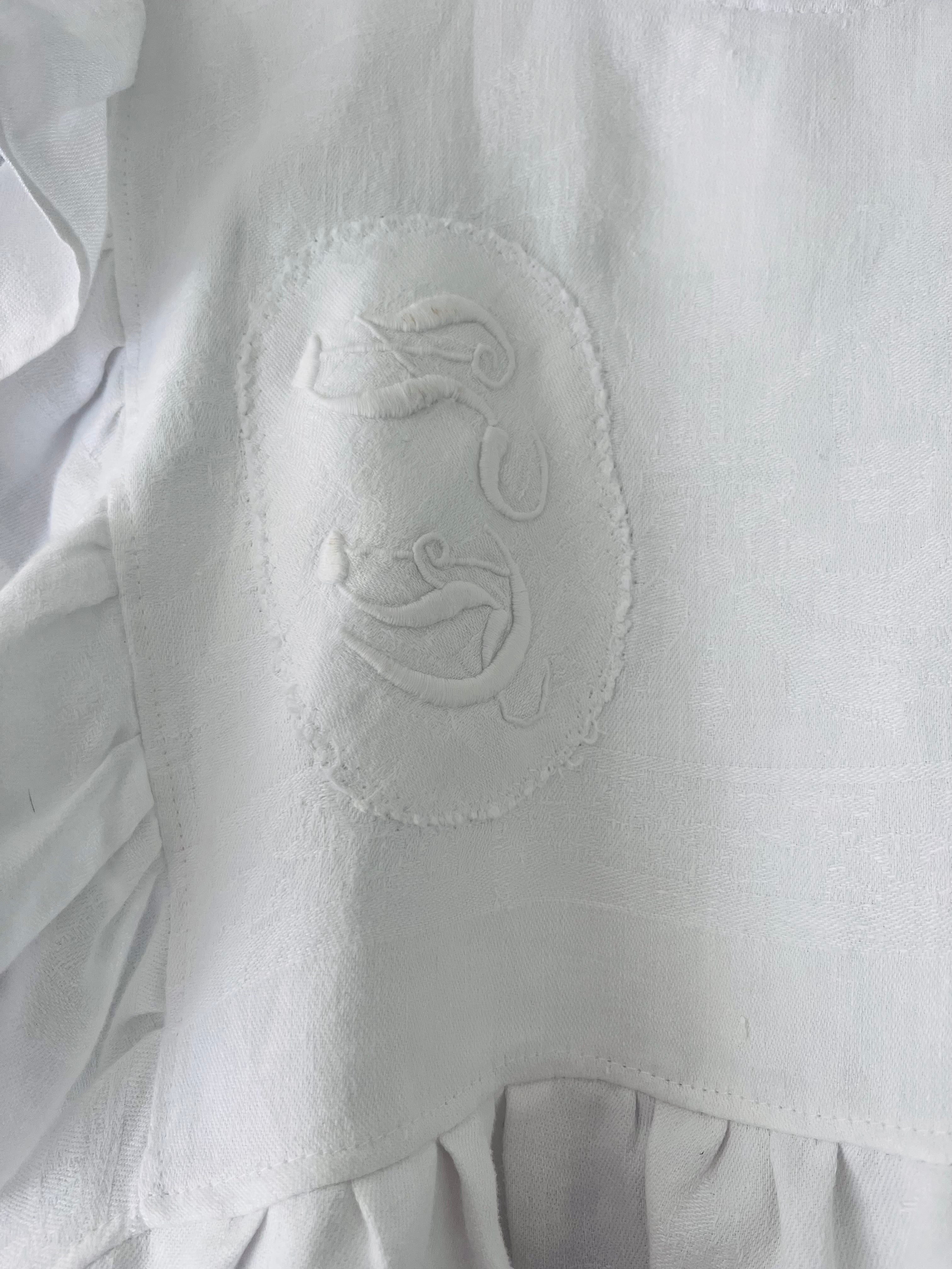 WHITE LINEN no. 11