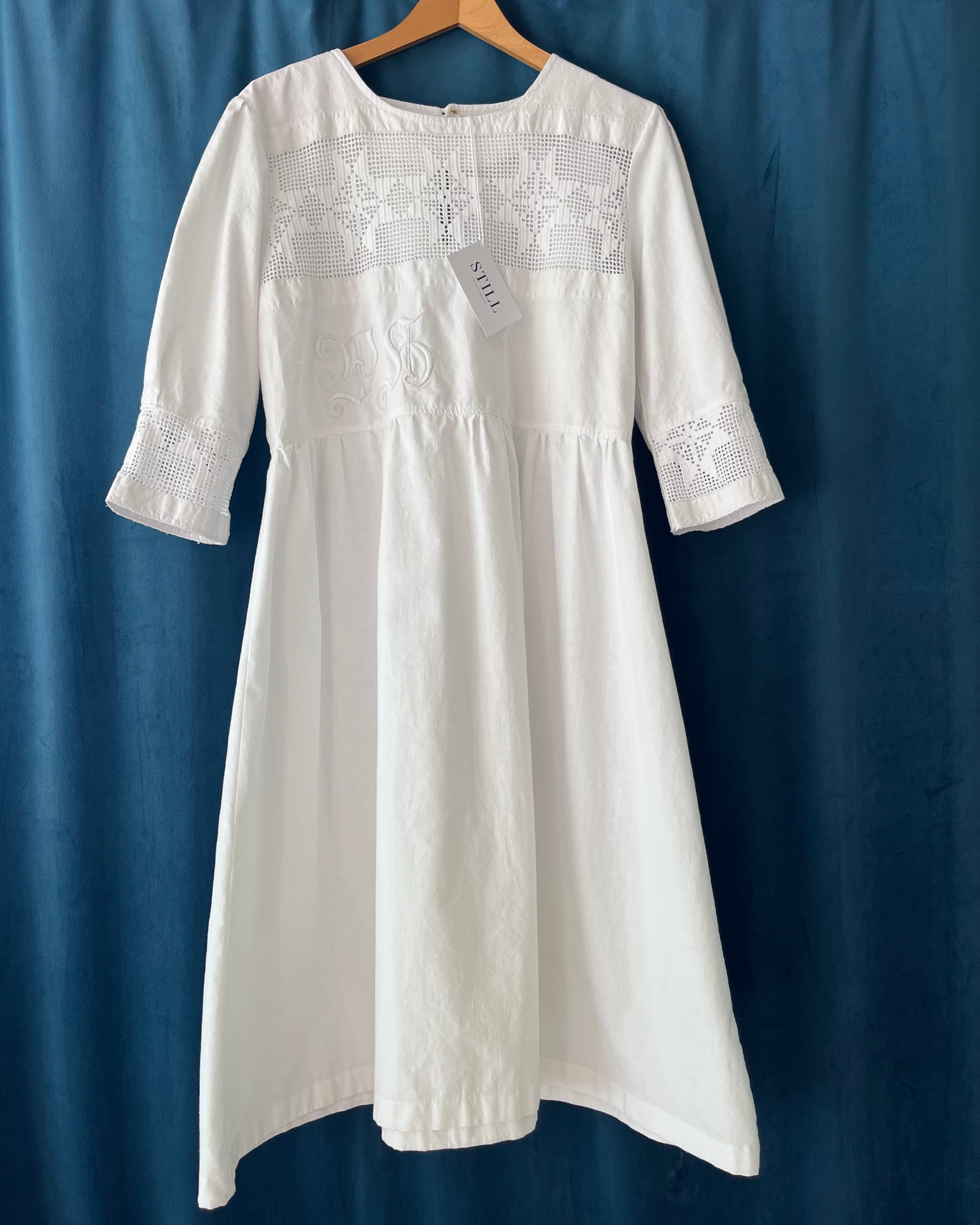 WHITE LINEN no. 18