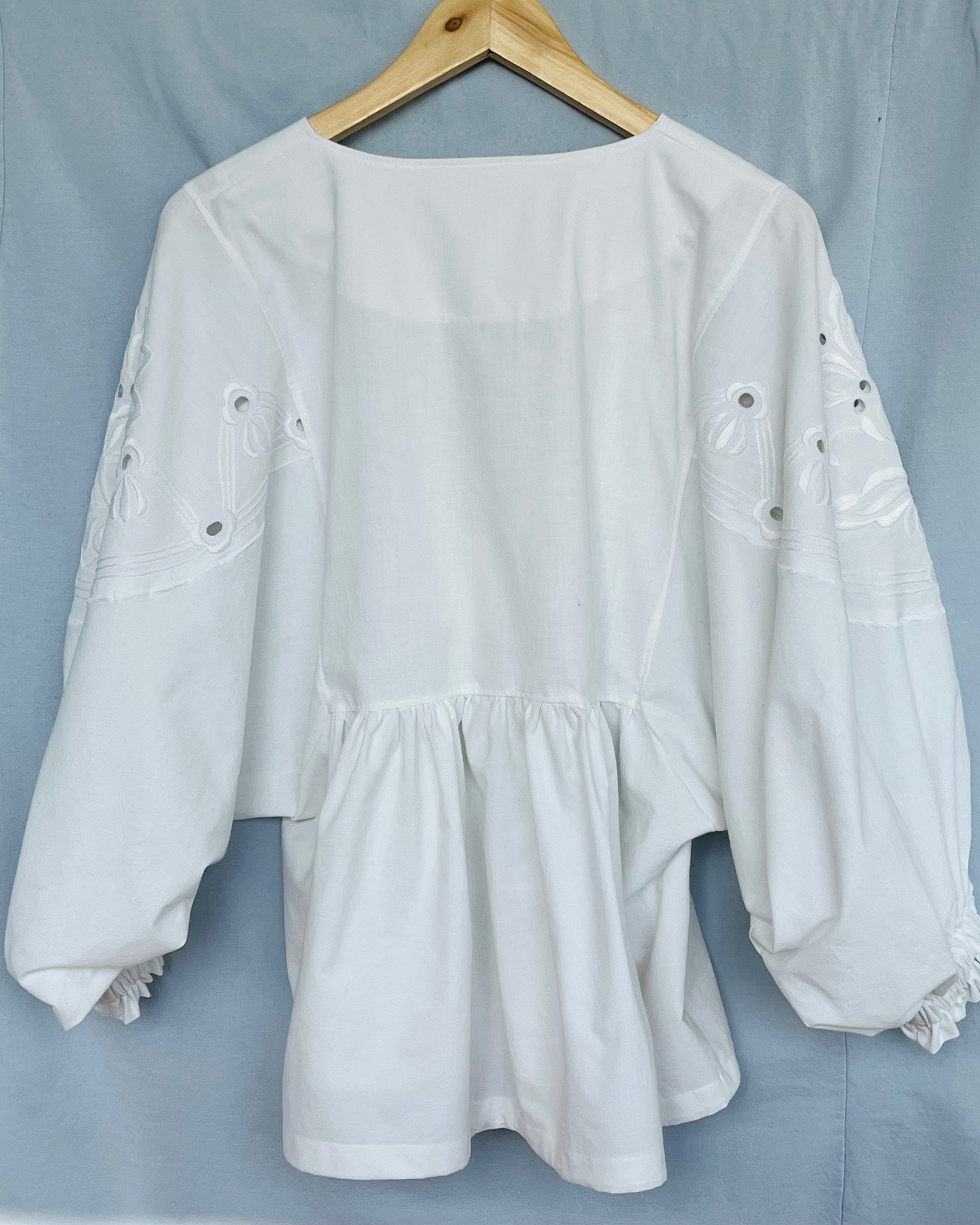 WHITE LINEN no. 5