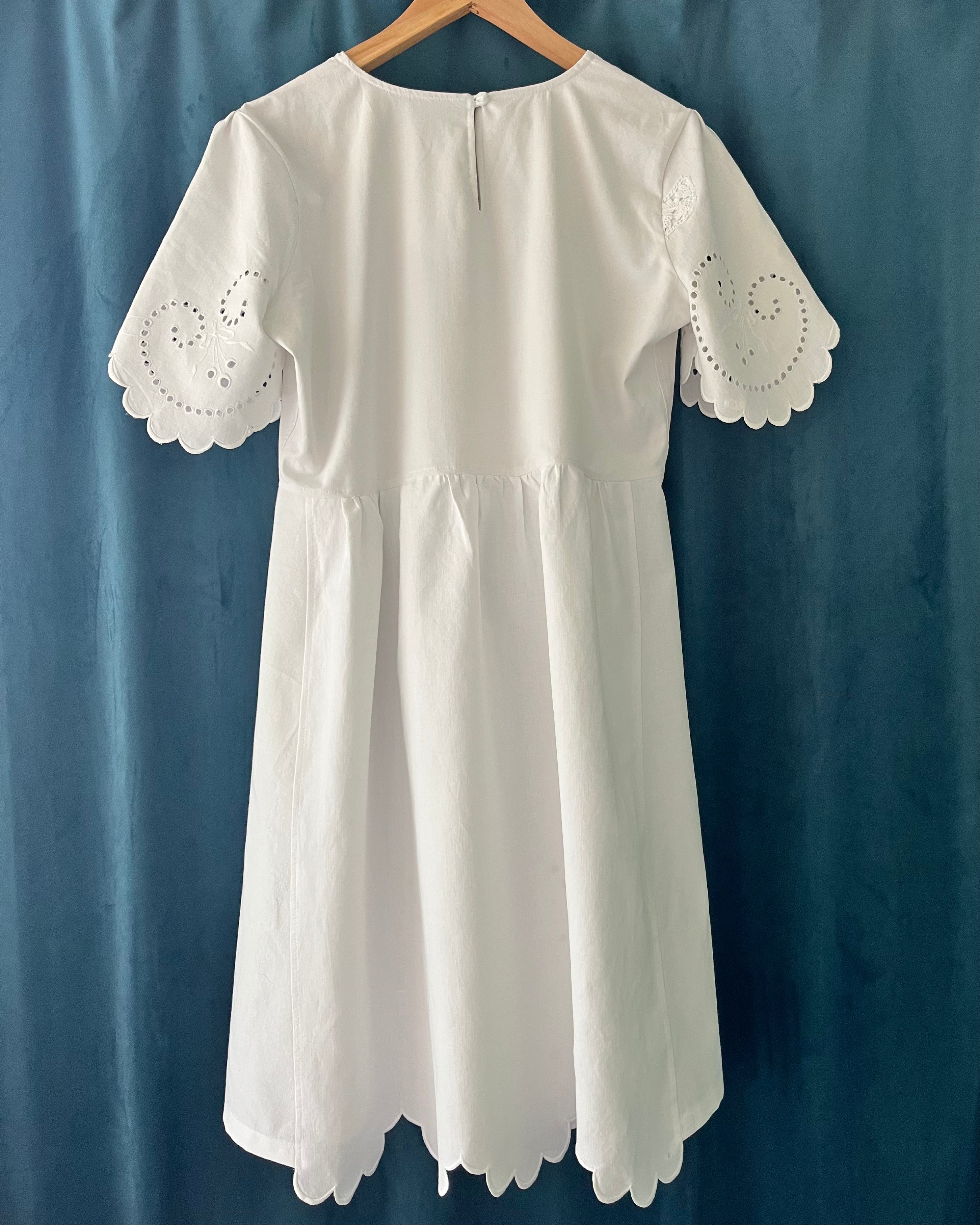 WHITE LINEN no. 15