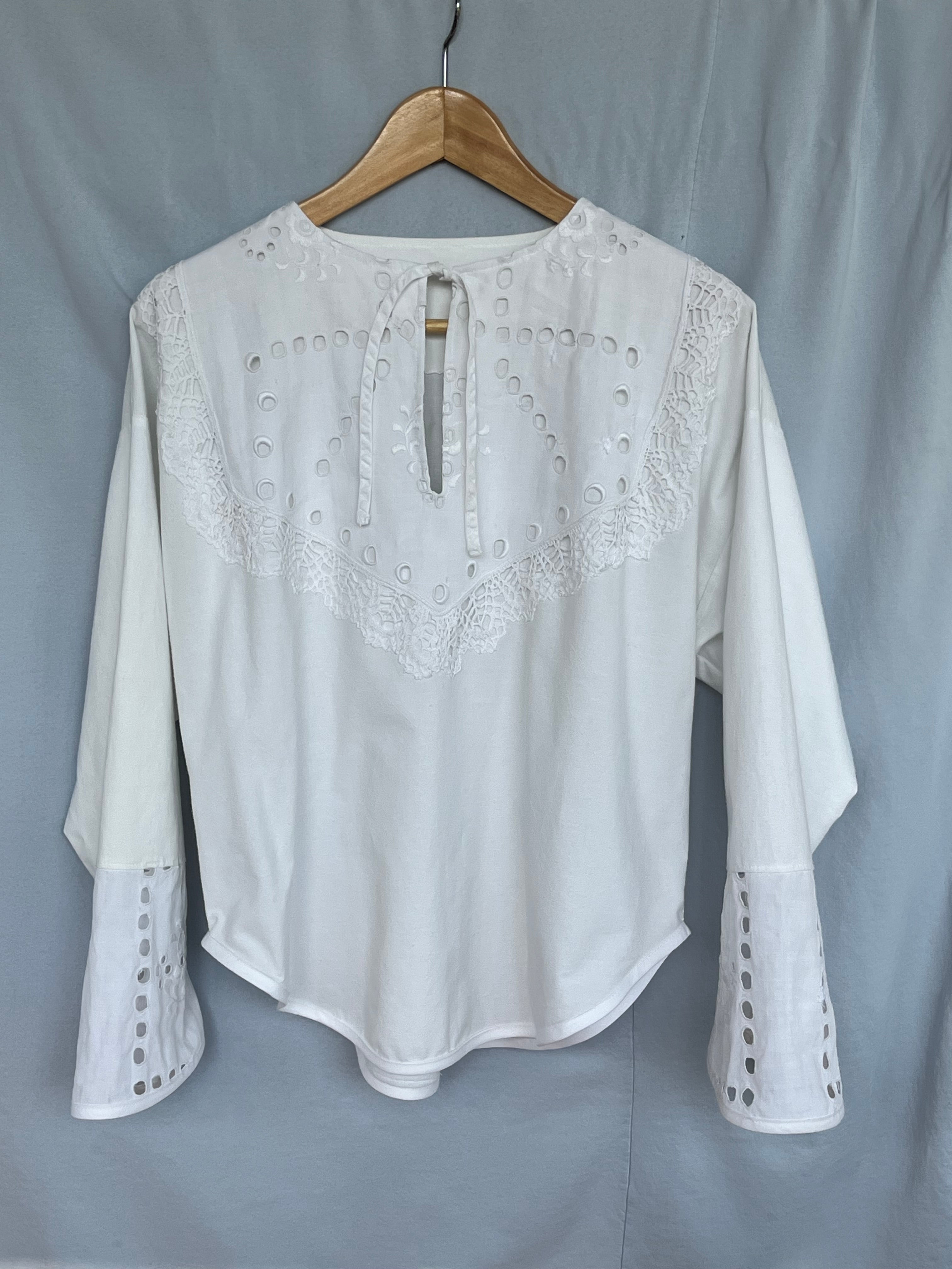WHITE LINEN no. 4