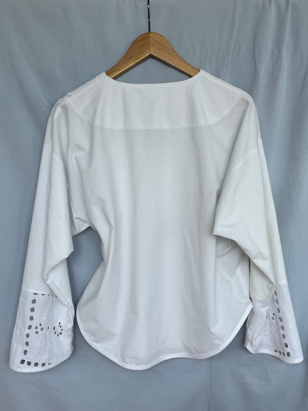 WHITE LINEN no. 4