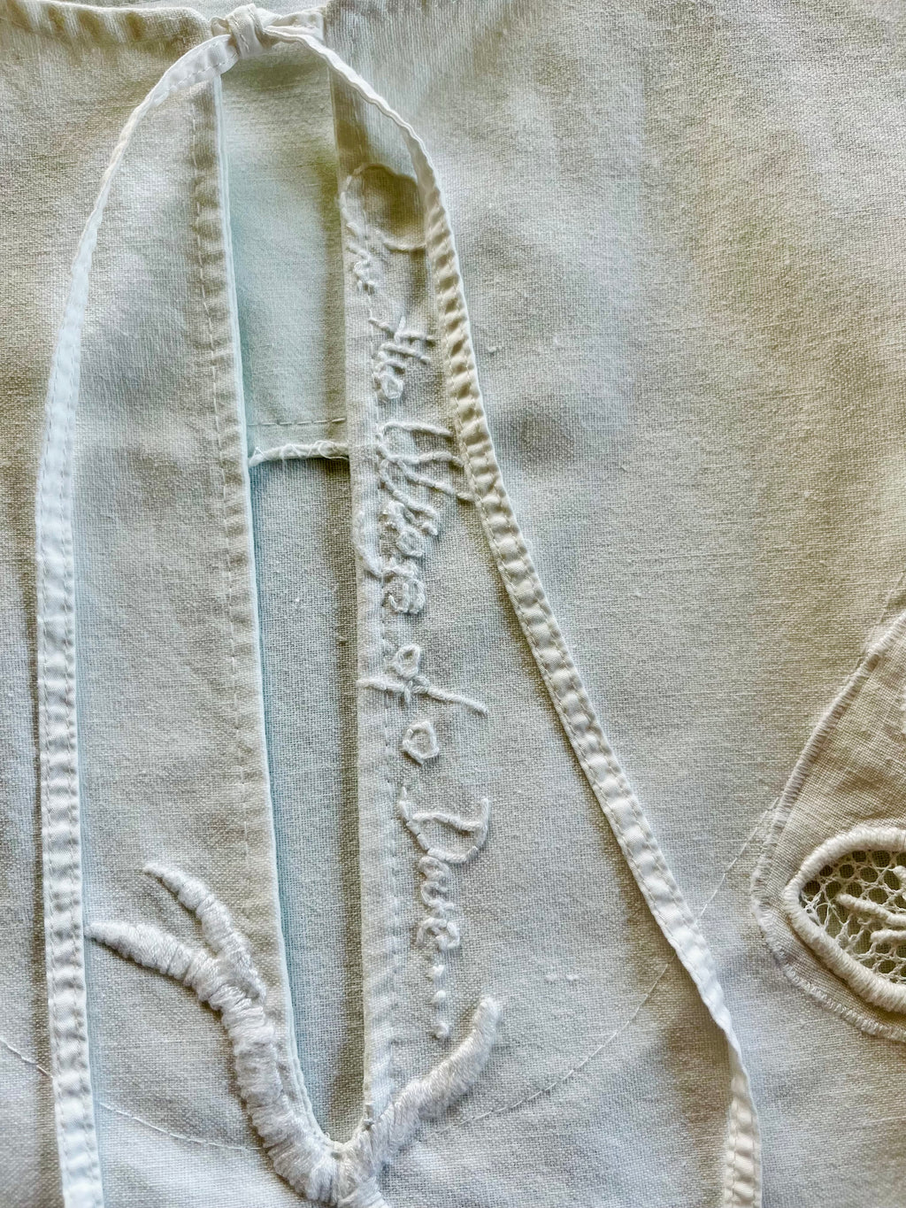 WHITE LINEN no. 10