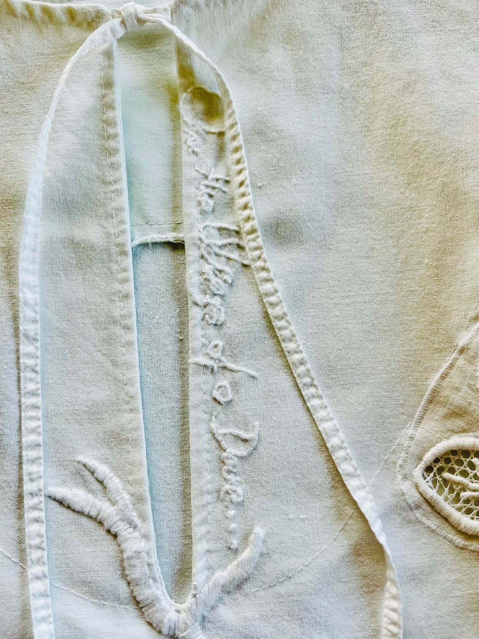 WHITE LINEN no. 10