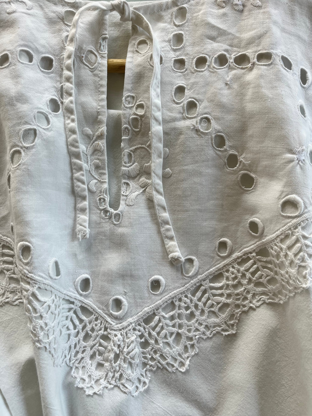 WHITE LINEN no. 4
