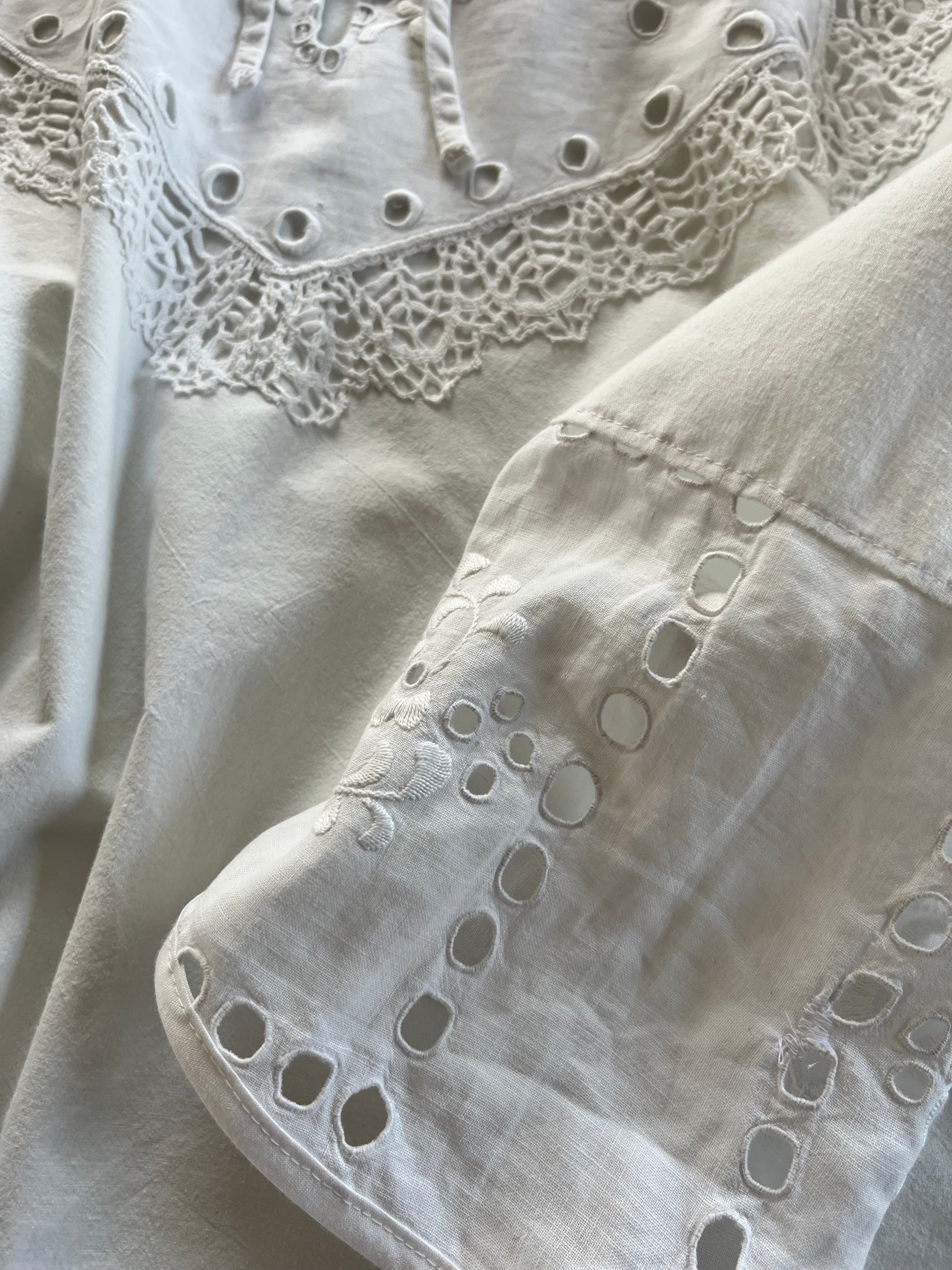 WHITE LINEN no. 4