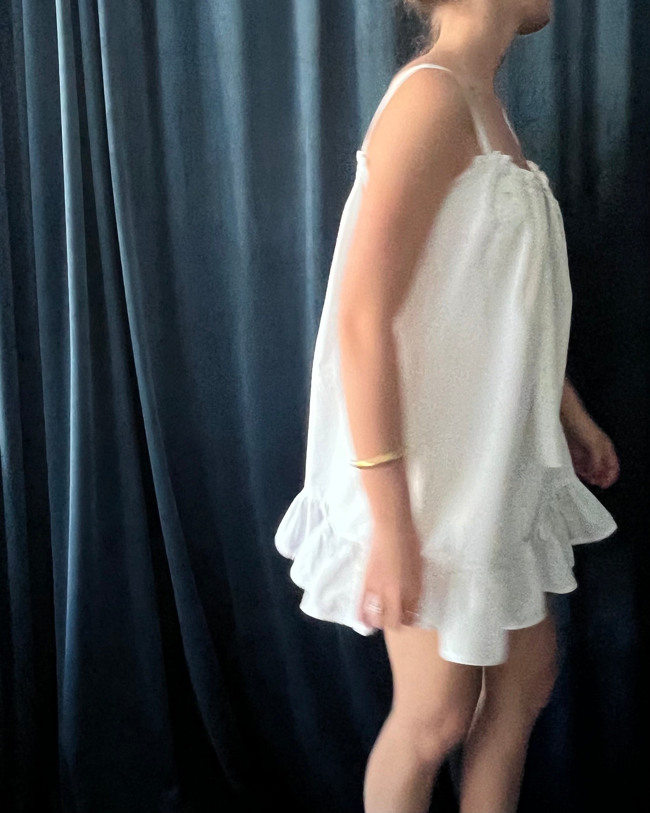 WHITE LINEN no. 14