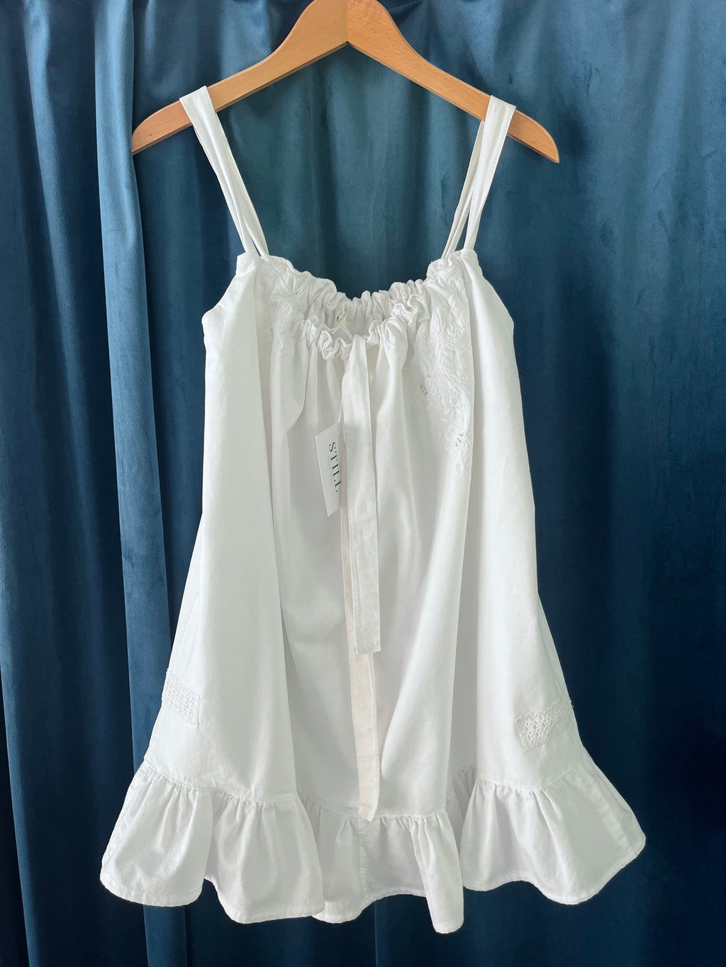 WHITE LINEN no. 14