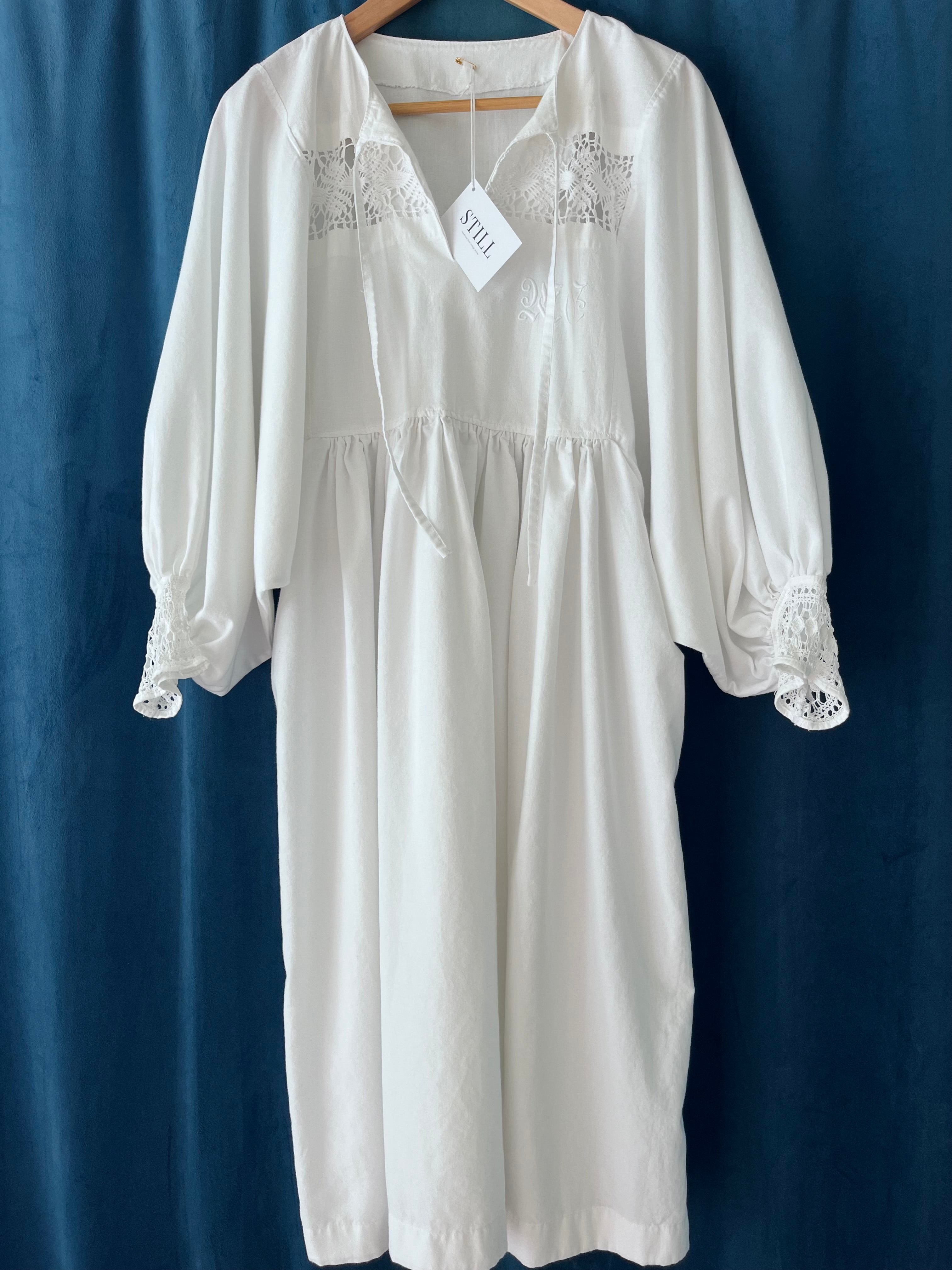 WHITE LINEN no. 16