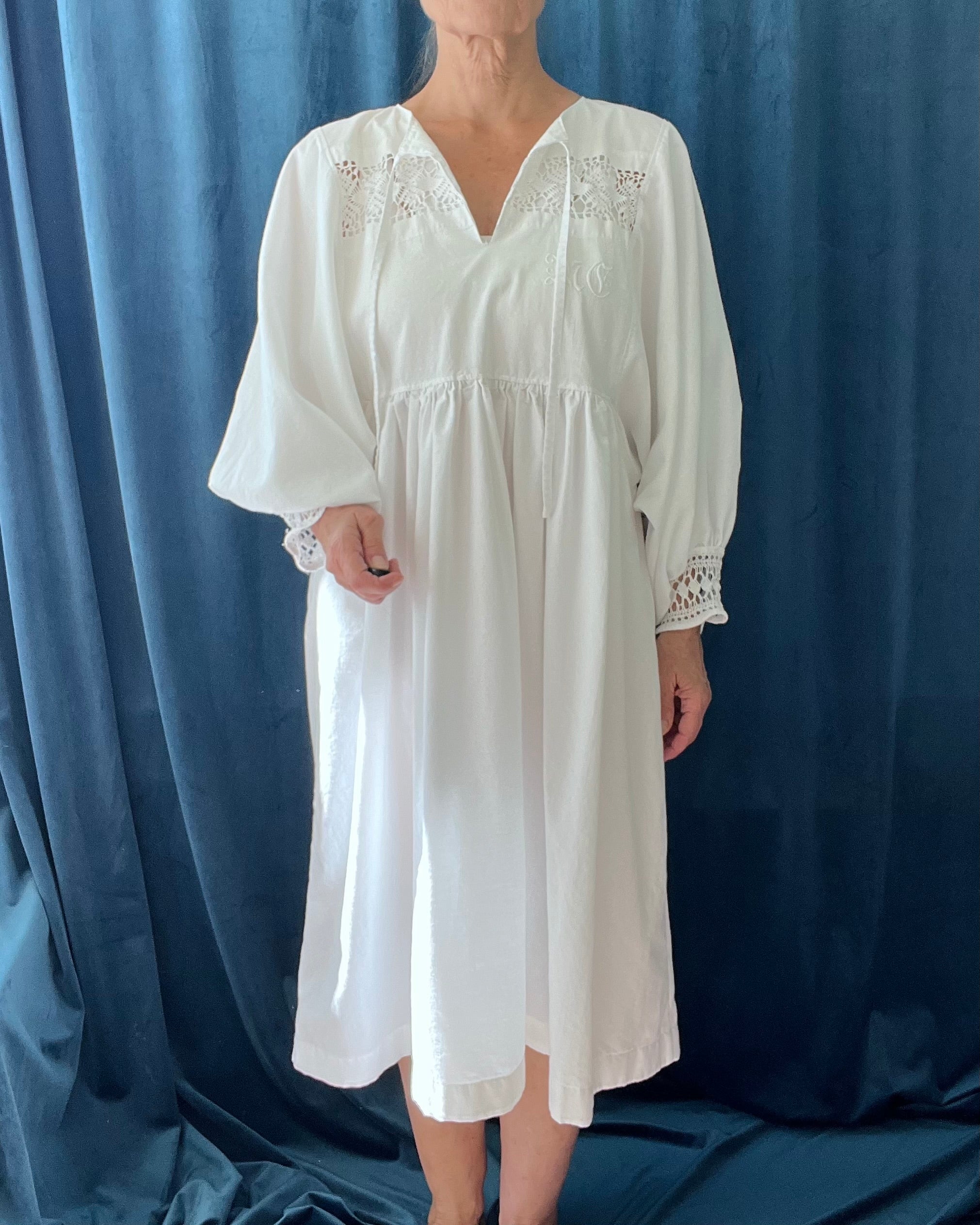 WHITE LINEN no. 16