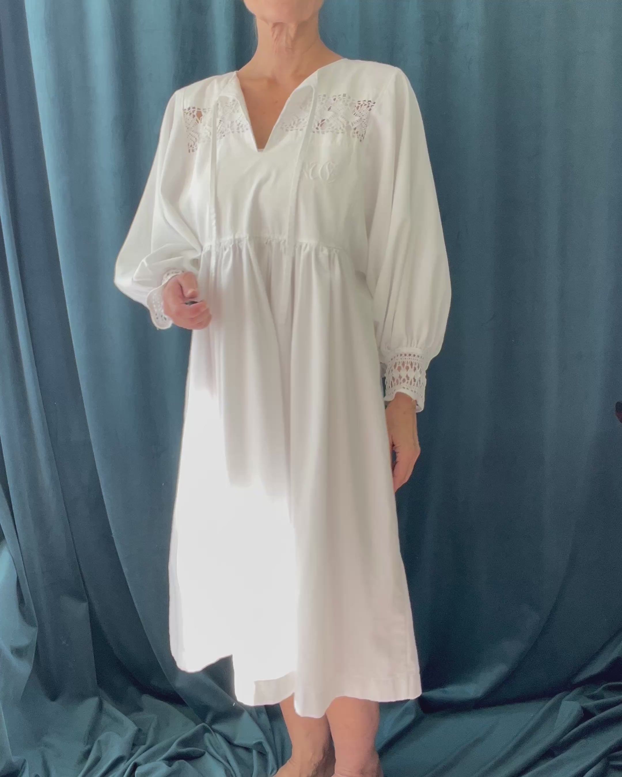WHITE LINEN no. 16